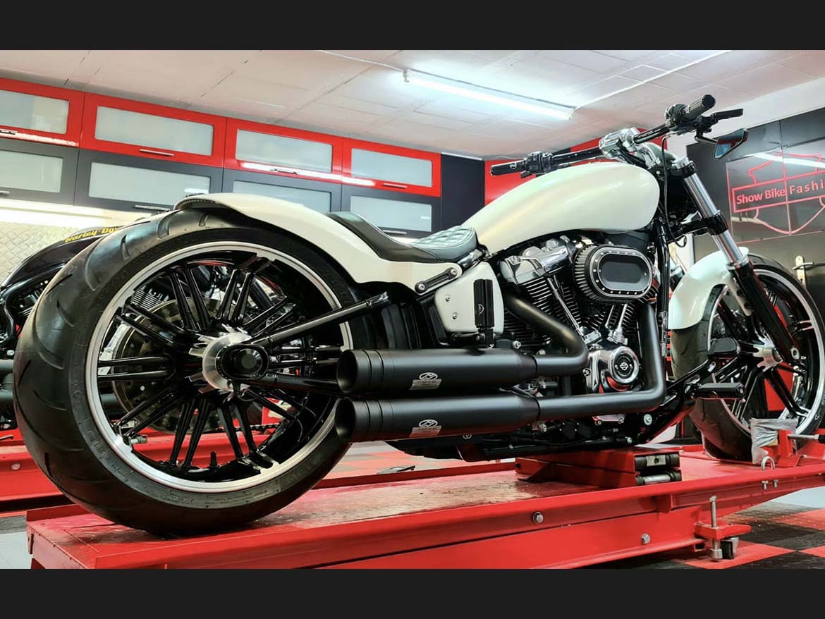 Moto Harley Davidson softail Breakout séries Gp 114 classic