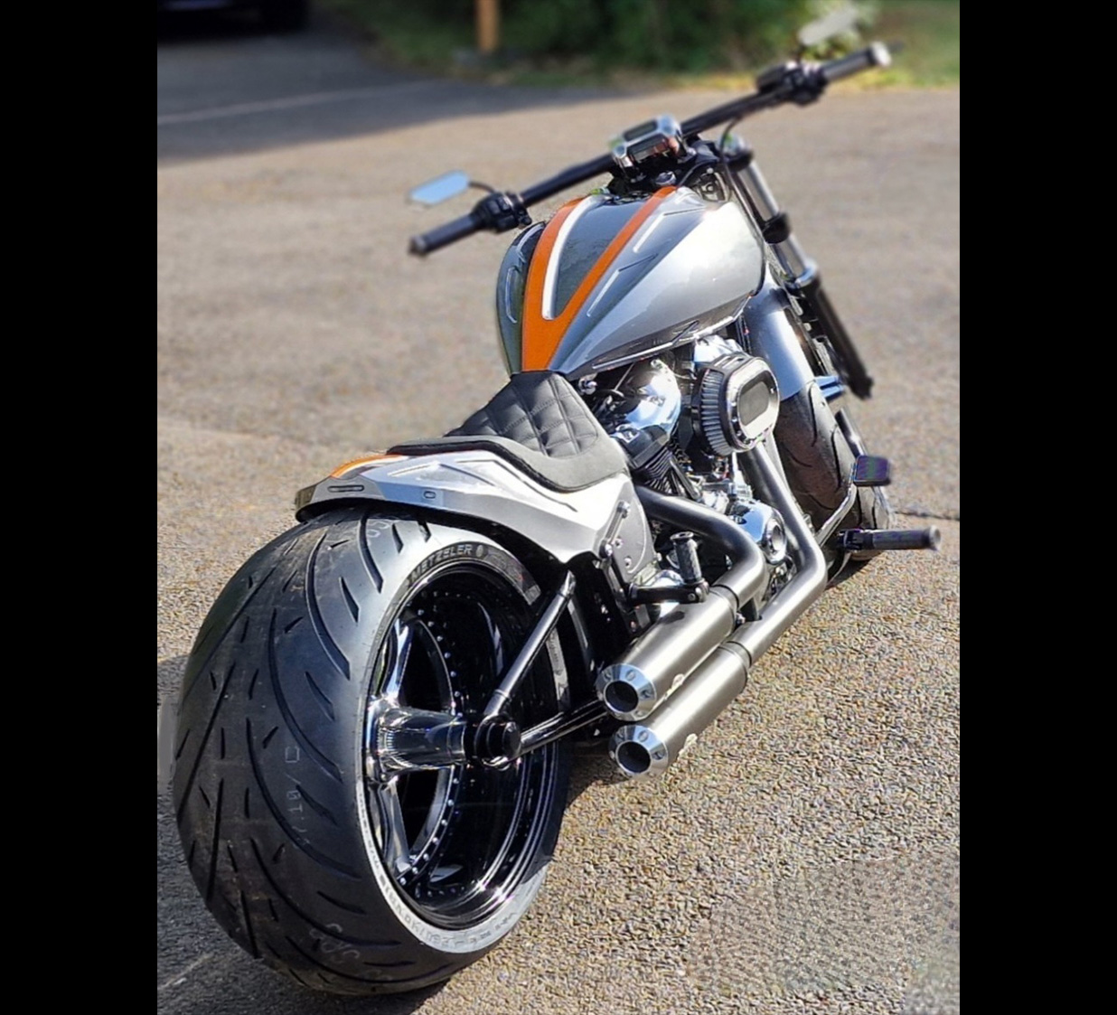 Moto Harley Davidson softail 114