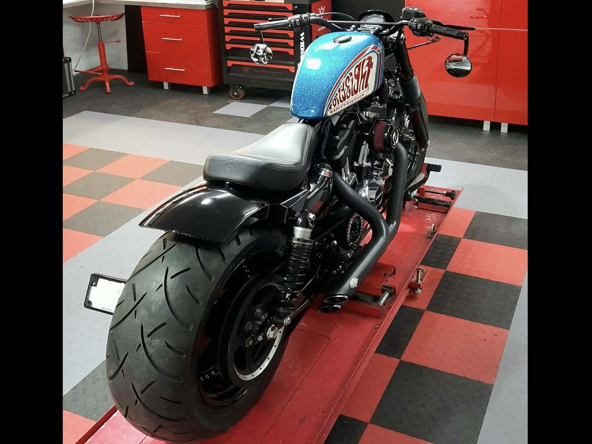 Moto Harley Davidson sporster Blue démon flake custom 1200