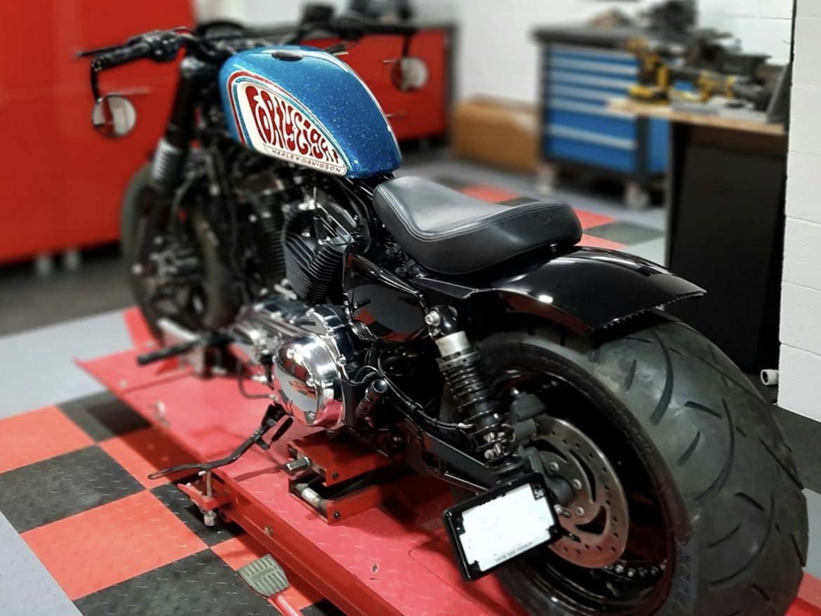 Moto Harley Davidson sporster Blue démon flake custom 1200