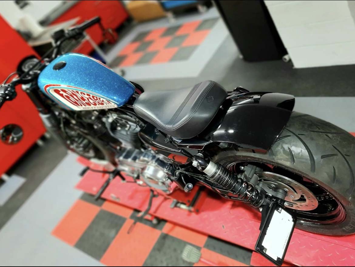 Moto Harley Davidson sporster Blue démon flake custom 1200