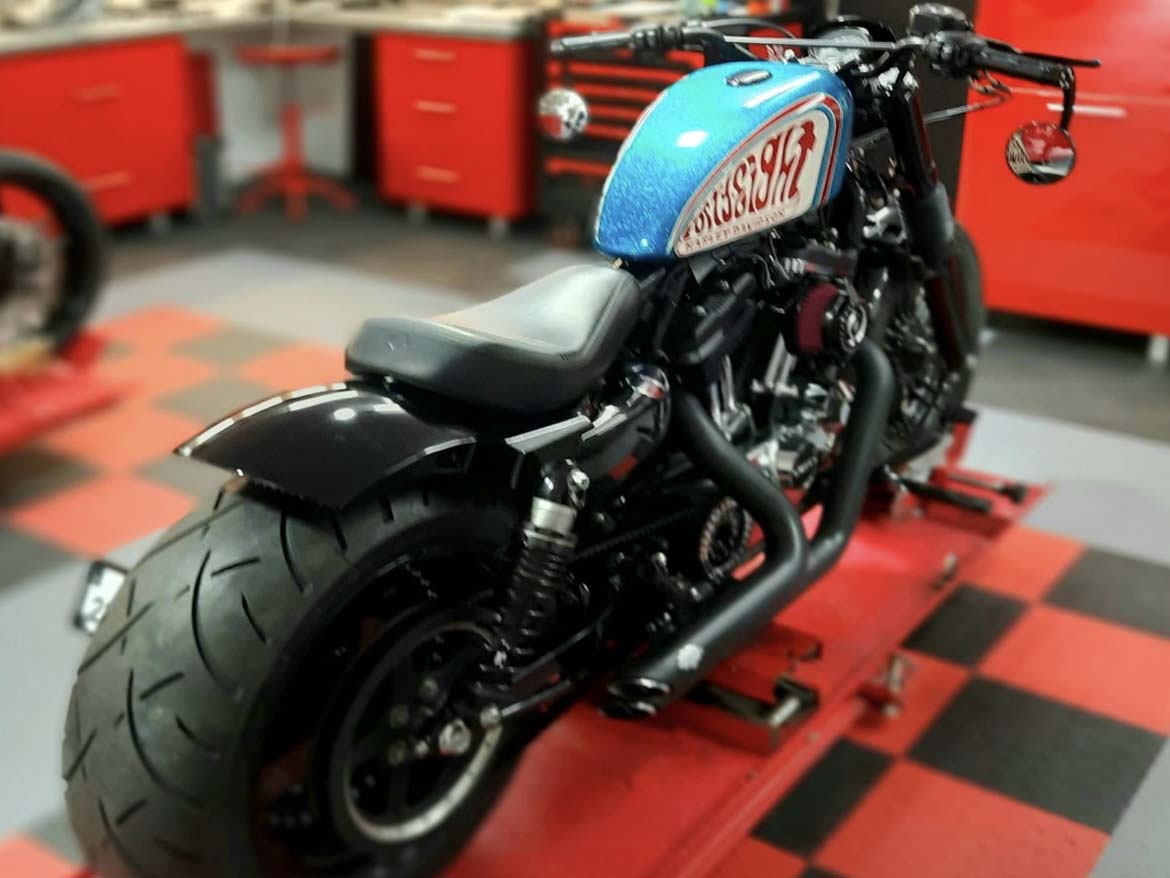 Moto Harley Davidson sporster Blue démon flake custom 1200