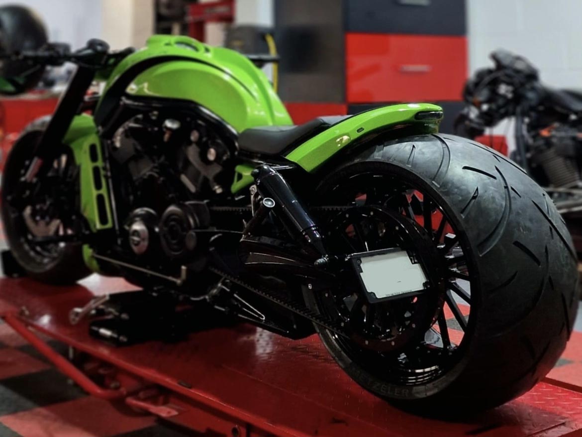 Moto Harley Davidson Hulk rod 300 supra