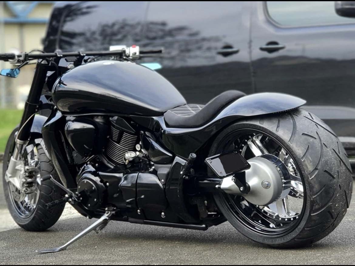 Moto Suzuki Dark bull 1800 supra