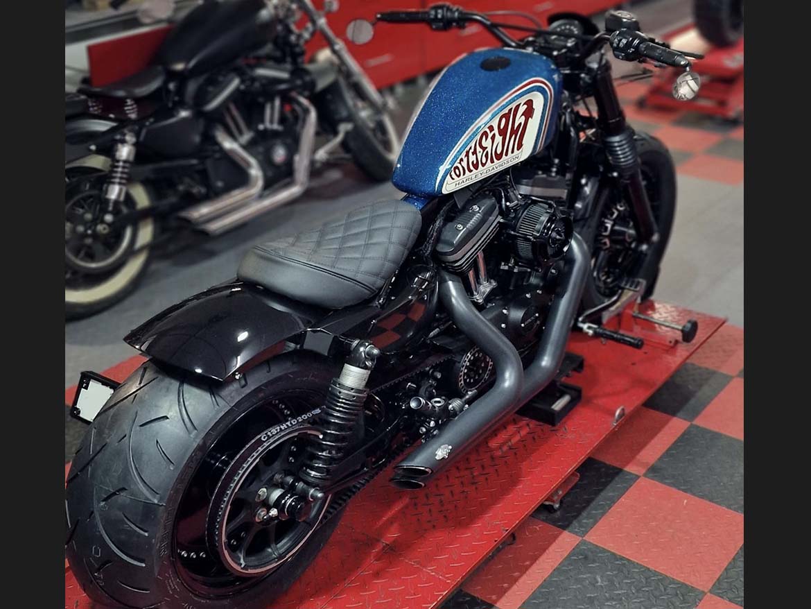 Moto Harley Davidson sporster Demon flake 1200 blue lagoon V4 custom