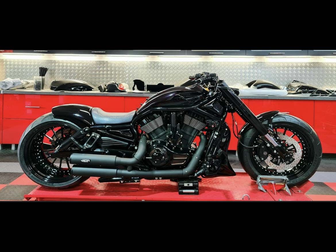 Moto Harley Davidson Darknight rod prestige 300 